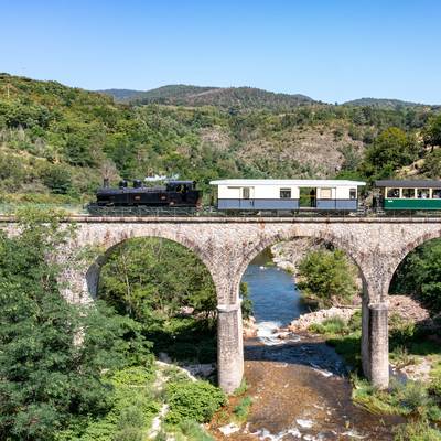 Train de l'Ardèche dans les gorges